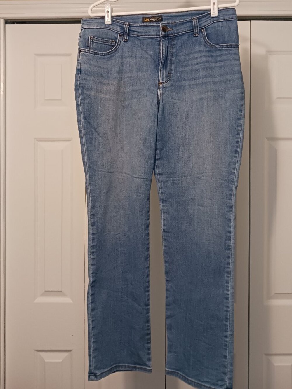 #173 2/$15 - Lee Blue Relaxed Fit Straight Leg Mid Rise Jeans Size 12